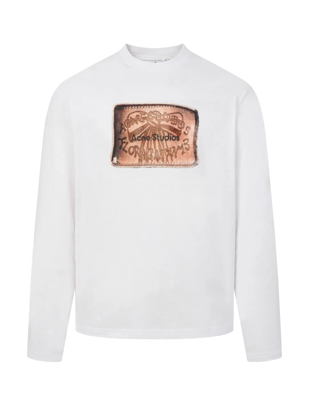 115 Acne Studios•Round neck long sleeves with bow on the chest 🌟Color: White 🌟Material: Cotton 🌟Weight: grams 🌟Size: S M L Selected heavyweight combed cotton fabric, washed and pre-shrunk, the shape is stiff and not easy to deform, and the upper body feels soft and Breathable. Digital direct-injection printing technology is used to create a natural gradient oil painting texture. The bows and Acne letters in the wall sculpture style are cleverly highlighted in dark tones, making them as three-dimensional and distinct as a brand. The ready-made garments are then washed twice to finalize the shape. The details are exquisite and the quality of shipment is online. The three-standard complete original version is developed only for restoration!